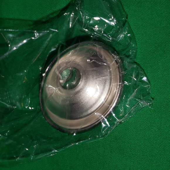 5 Stainless Steel Hip Flasks with 5 Steel Funnels New In Box - Picture 5 of 7